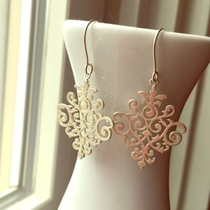 NWOT Sterling Silver 925 lacy dangle earrings